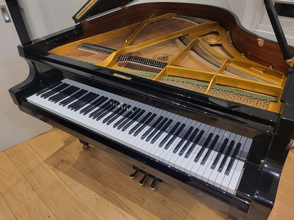 Bechstein A160 avant